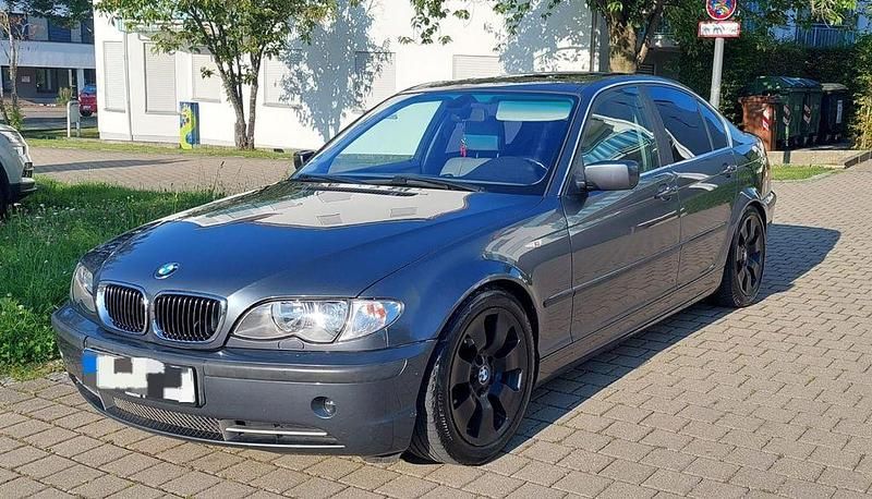 Grau Gebraucht 2001 BMW 330 Performance Limousine | 8.100 € (Fairer Preis) - Bild 1/4