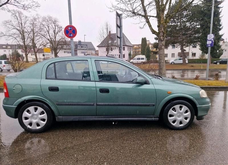 Gebraucht Opel Astra 101 PS (74 kW) 1998 Limousine