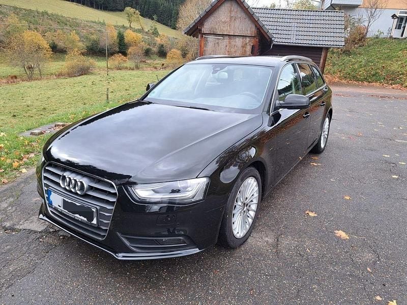 Schwarz Gebraucht 2015 Audi A4 Sport Limousine | 10.900 € (Guter Preis) - Bild 1/4