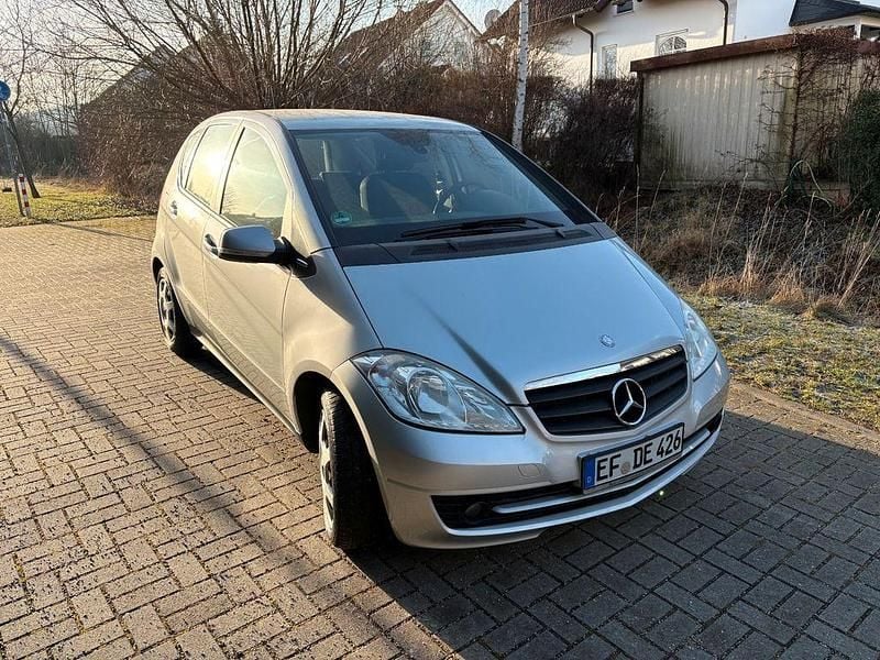 Grau Gebraucht 2010 Mercedes A160 Classic Van / Kleinbus | 6.400 € (Fairer Preis) - Bild 1/4