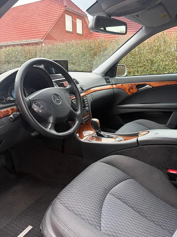 Gebraucht Mercedes E200 163 PS (119 kW) 2004 Silber Kombi