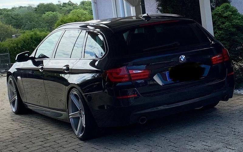 Schwarz Gebraucht 2013 BMW 535 Shadowline Kombi | 19.900 € (Fairer Preis) - Bild 1/4