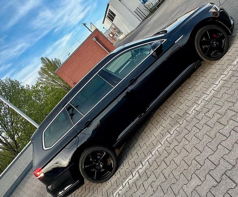 Second-hand VW Passat 190 CP (139 kW) 2015 Negru Break