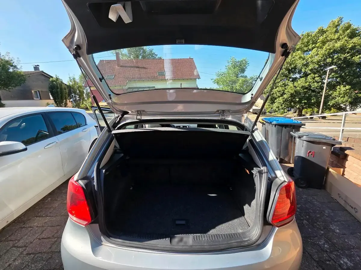 Gebraucht VW Polo 90 PS (66 kW) 2012 Silber Kleinwagen