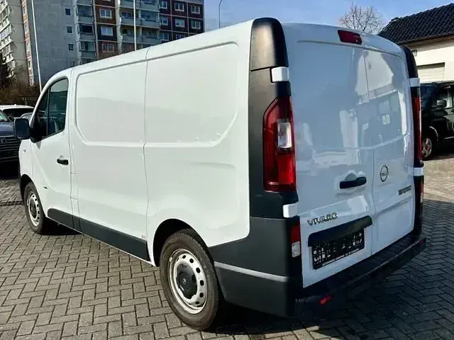 Usata Opel Vivaro 146 CV (107 kW) 2017 Bianco Monovolume