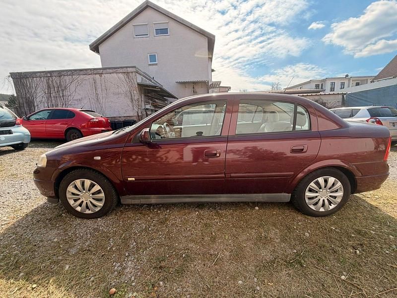Gebraucht Opel Astra 125 PS (91 kW) 2003 Rot Limousine