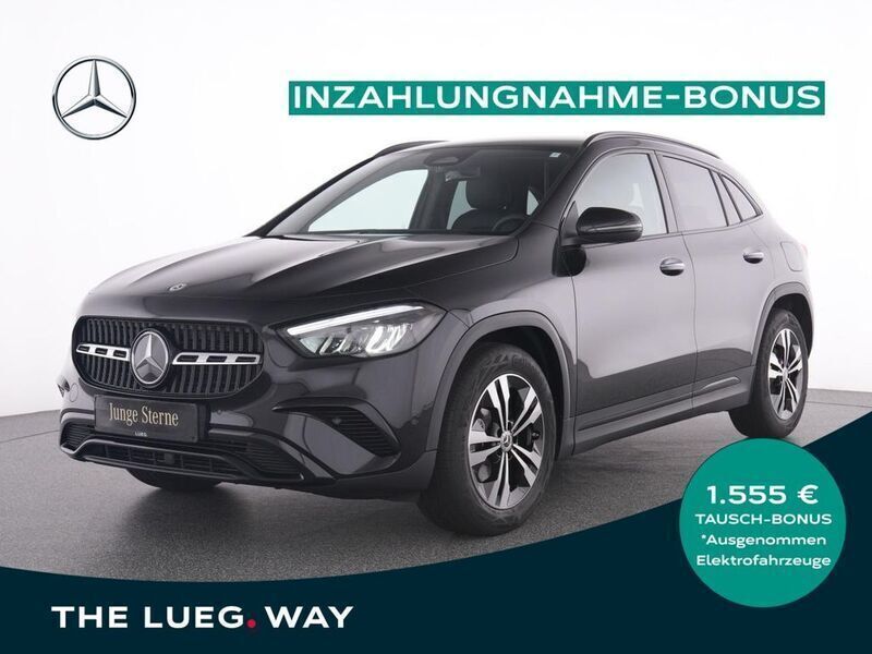 Schwarz metalliclack kosmossch Gebraucht 2024 Mercedes GLA180 Progressive SUV | 36.995 € (Fairer Preis) - Bild 1/4