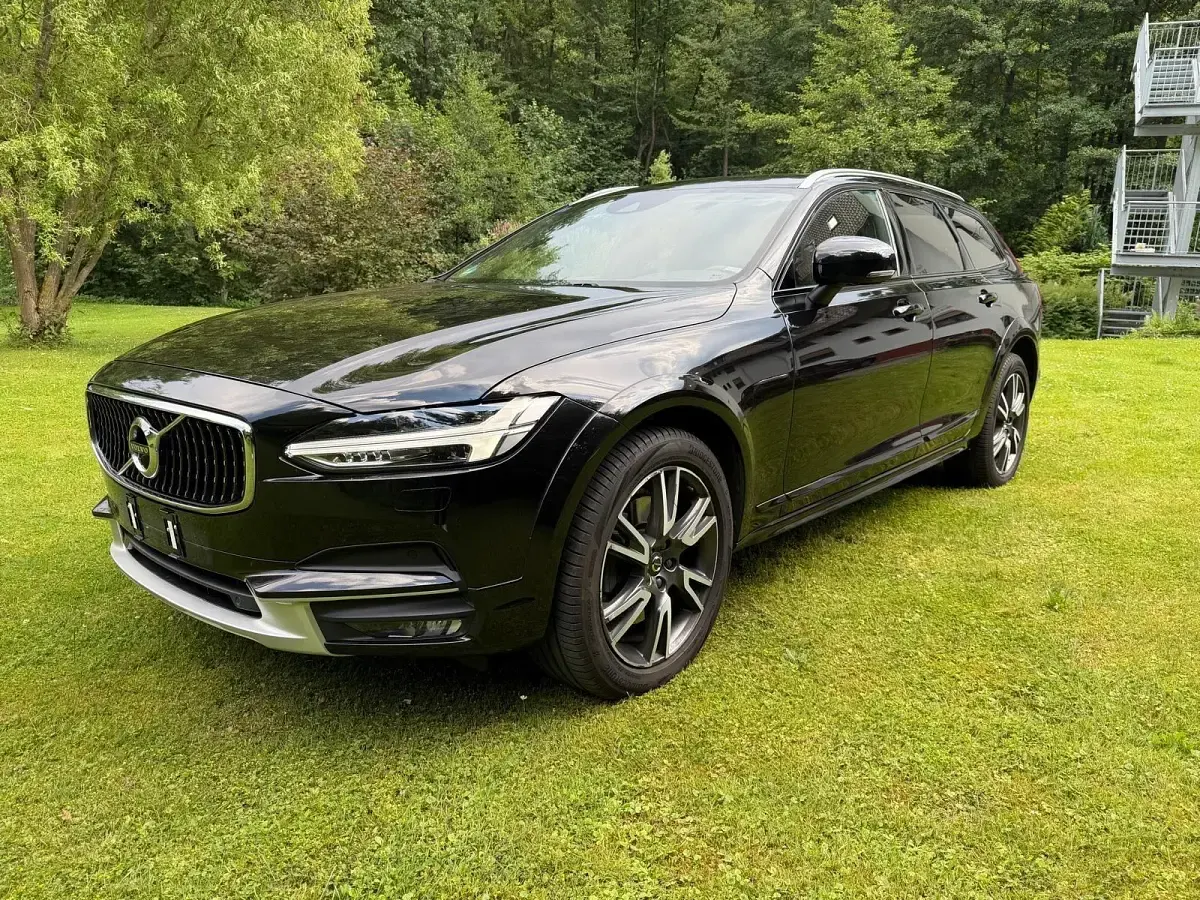 Gebraucht Volvo V90 CC 235 PS (172 kW) 2019 Schwarz Kombi