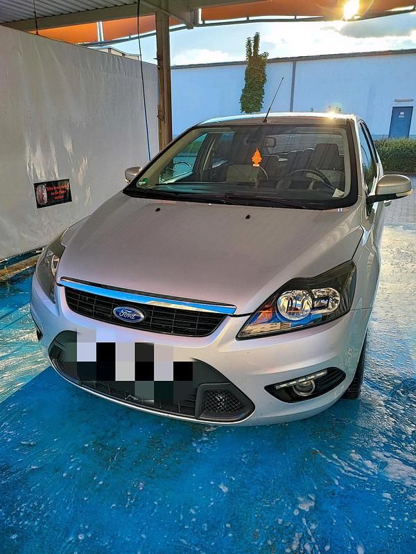 Silber Gebraucht 2009 Ford Focus Limousine | 2.300 € (Fairer Preis) - Bild 1/4