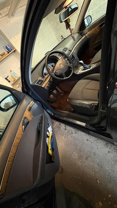 Gebraucht Mercedes E280 231 PS (169 kW) 2005 Schwarz Limousine