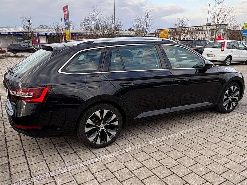 Gebraucht Skoda Superb Ambition 190 PS (139 kW) 2017 Schwarz Kombi