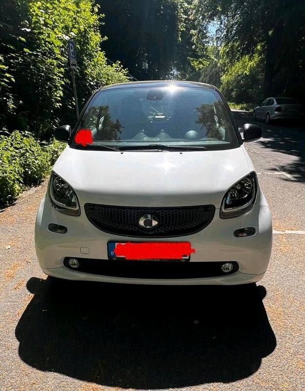 Weiß Gebraucht 2017 Smart ForTwo Coupé Coupé | 6.300 € (Fairer Preis) - Bild 1/4