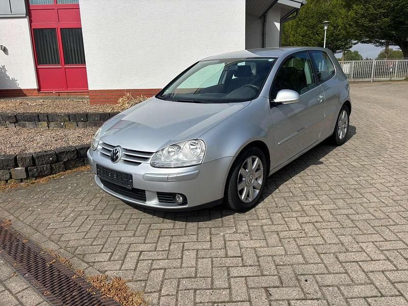 Gebraucht VW Golf IV Sportline 116 PS (85 kW) 2004 Reflexsilber metallic Kleinwagen