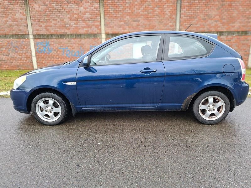 Gebraucht Hyundai Accent 96 PS (70 kW) 2007 Blau Coupé