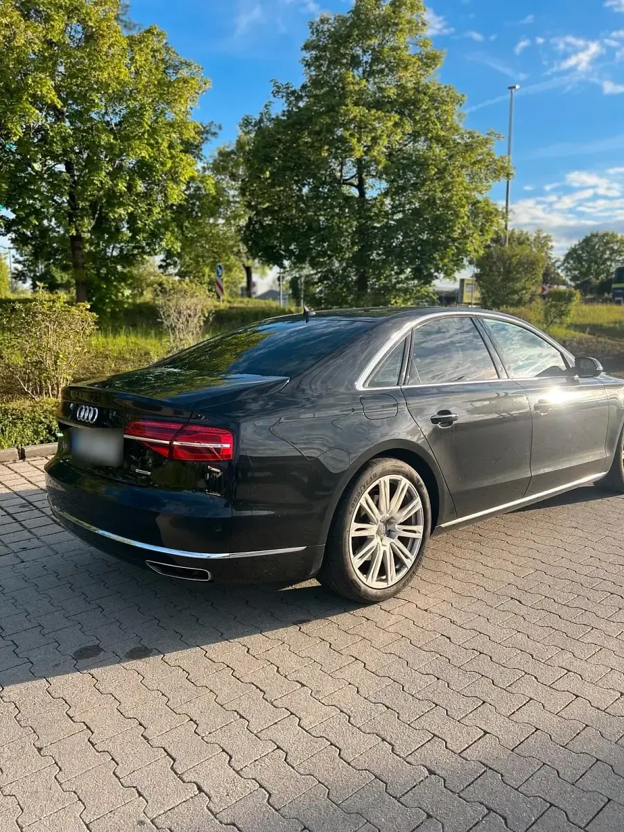 Gebraucht Audi A8 Ambiente 258 PS (189 kW) 2014 Schwarz Limousine