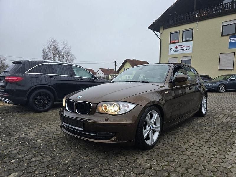 Braun Gebraucht 2010 BMW 120 Advantage Kleinwagen | 8.990 € (Teuer) - Bild 1/4