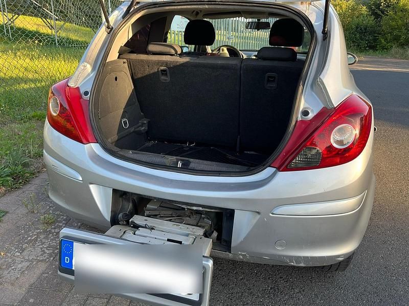 Silber Gebraucht 2007 Opel Corsa Kleinwagen | 1.480 € (Guter Preis) - Bild 1/4
