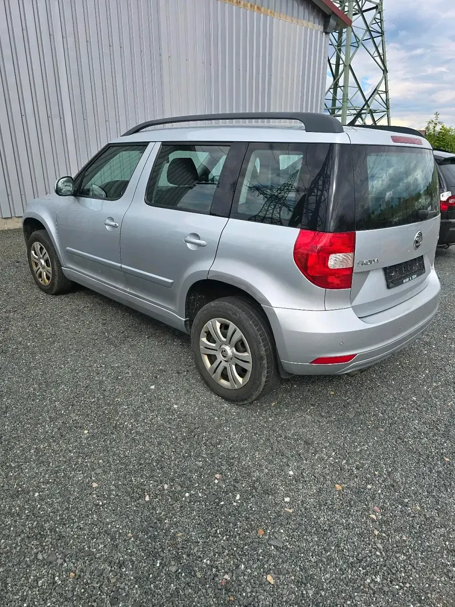 Używany Skoda Yeti 110 KM (80 kW) 2015 Srebrny SUV