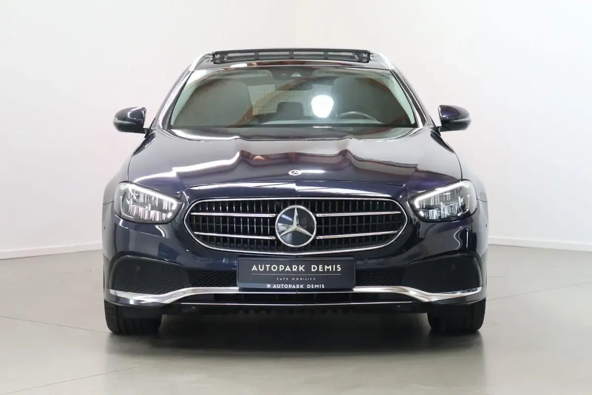 Gebraucht Mercedes E300 194 PS (142 kW) 2022 Blau Kombi