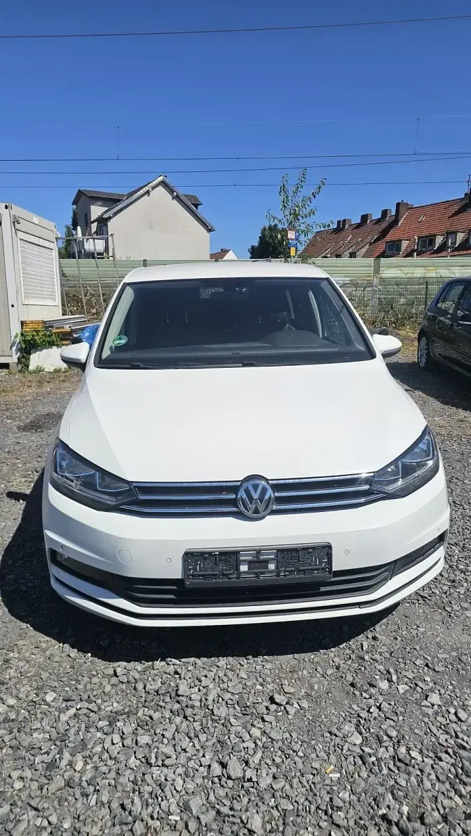 Gebraucht VW Touran 150 PS (110 kW) 2020 Weiß Van / Kleinbus