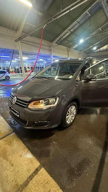 Gebraucht VW Sharan Comfortline 150 PS (110 kW) 2017 Grau Van / Kleinbus