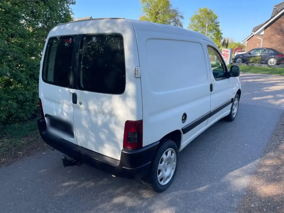 Gebraucht Peugeot Partner 69 PS (50 kW) 2005 Weiß Van / Kleinbus