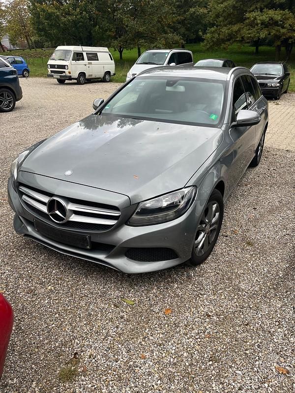 Grau Gebraucht 2015 Mercedes C250 Kombi | 10.400 € - Bild 1/4