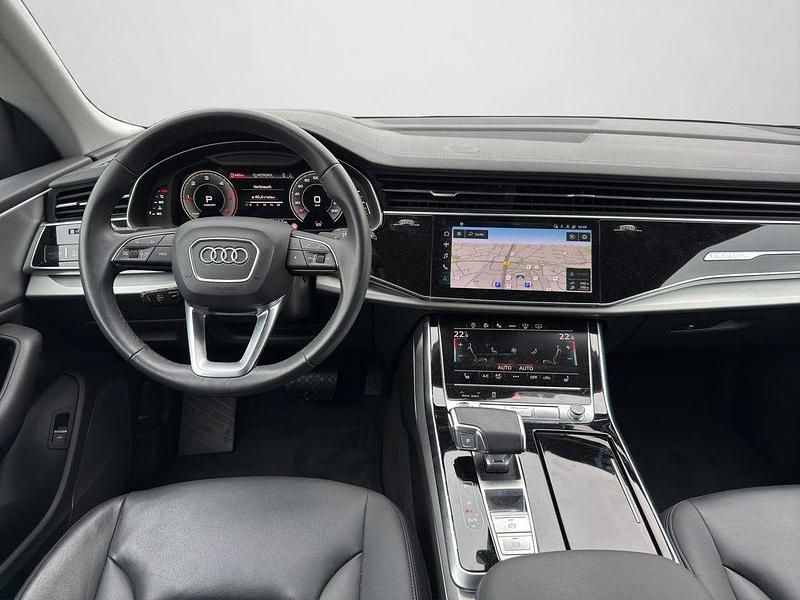Gebraucht Audi Q8 Ambiente 231 PS (169 kW) 2022 Daytonagrau perleffekt (metallic) SUV