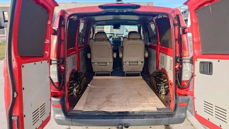 Gebraucht Mercedes Vito 163 PS (119 kW) 2011 Rot Van