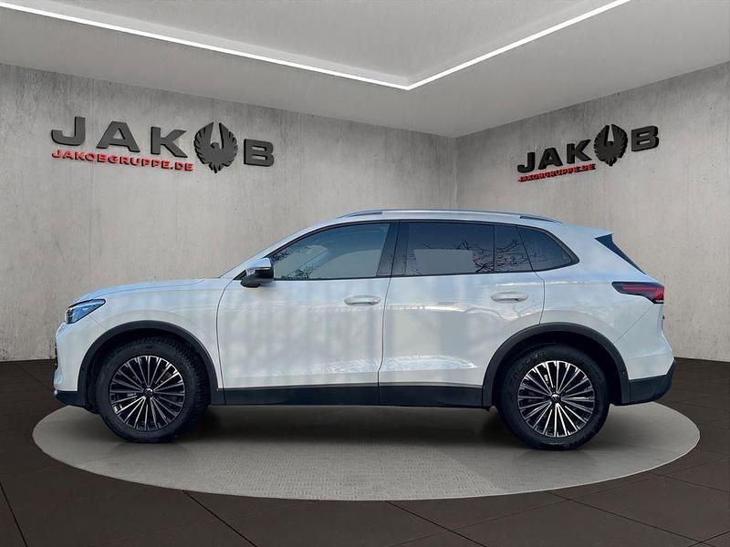 Gebraucht VW Tiguan Life 131 PS (96 kW) 2024 Pure white SUV