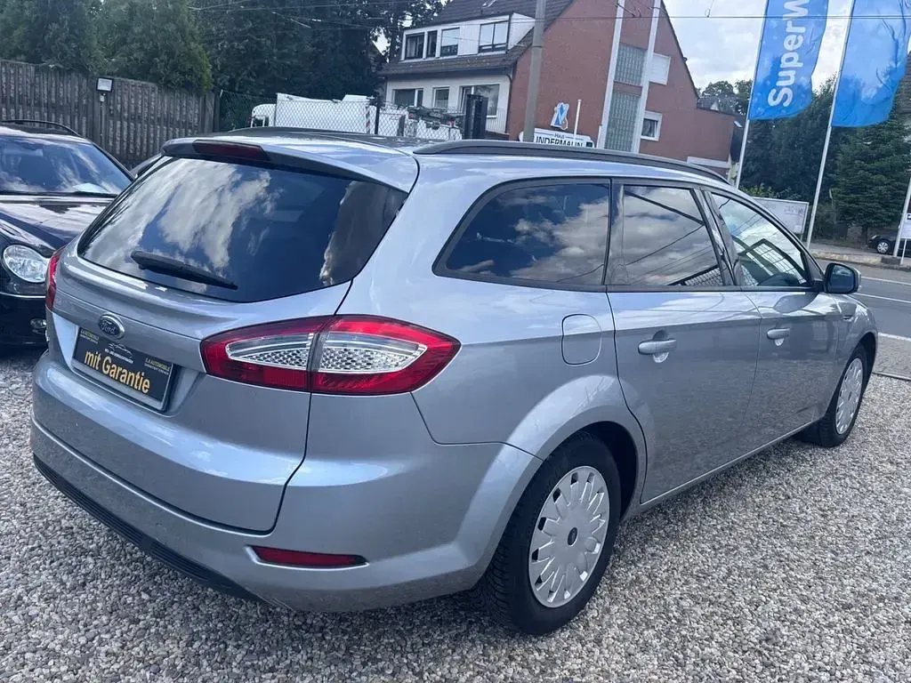 Gebraucht Ford Mondeo Ambiente 116 PS (85 kW) 2014 Silber Limousine