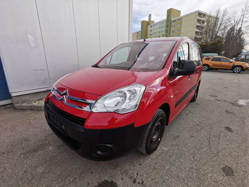 Farbe rot ardent/deckende lac. Gebraucht 2010 Citroën Berlingo Advance Van / Kleinbus | 2.200 € (Guter Preis) - Bild 1/4