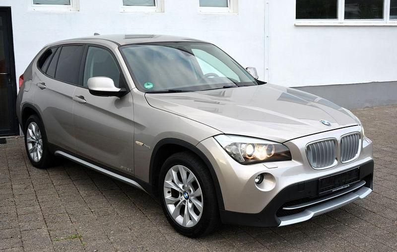 Grau Gebraucht 2012 BMW X1 xLine SUV | 8.980 € (Guter Preis) - Bild 1/4