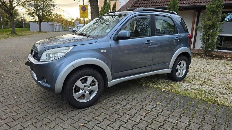 Grau Gebraucht 2006 Daihatsu Terios SUV | 7.990 € (Fairer Preis) - Bild 1/4