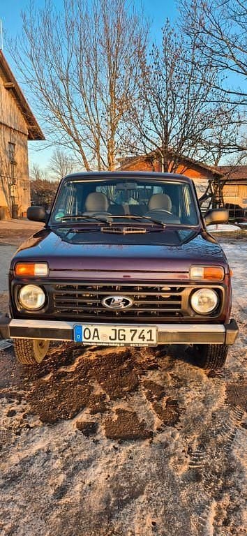 Violet Gebraucht 2019 Lada Urban SUV | 9.500 € (Superpreis) - Bild 1/4