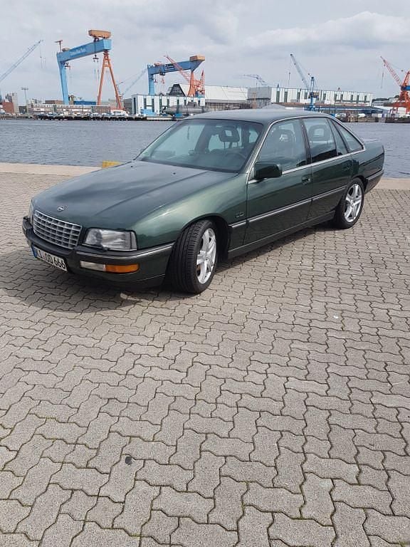 Grün Gebraucht 1991 Opel Senator Limousine | 13.500 € - Bild 1/4