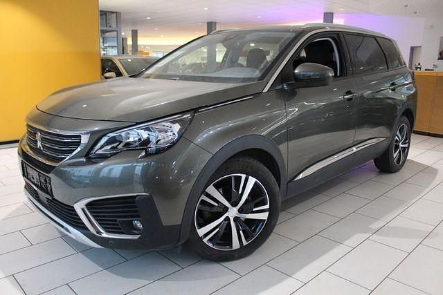 Lackierung smart grey/metallic k Gebraucht 2019 Peugeot 5008 Allure Van / Kleinbus | 15.290 € (Superpreis) - Bild 1/4
