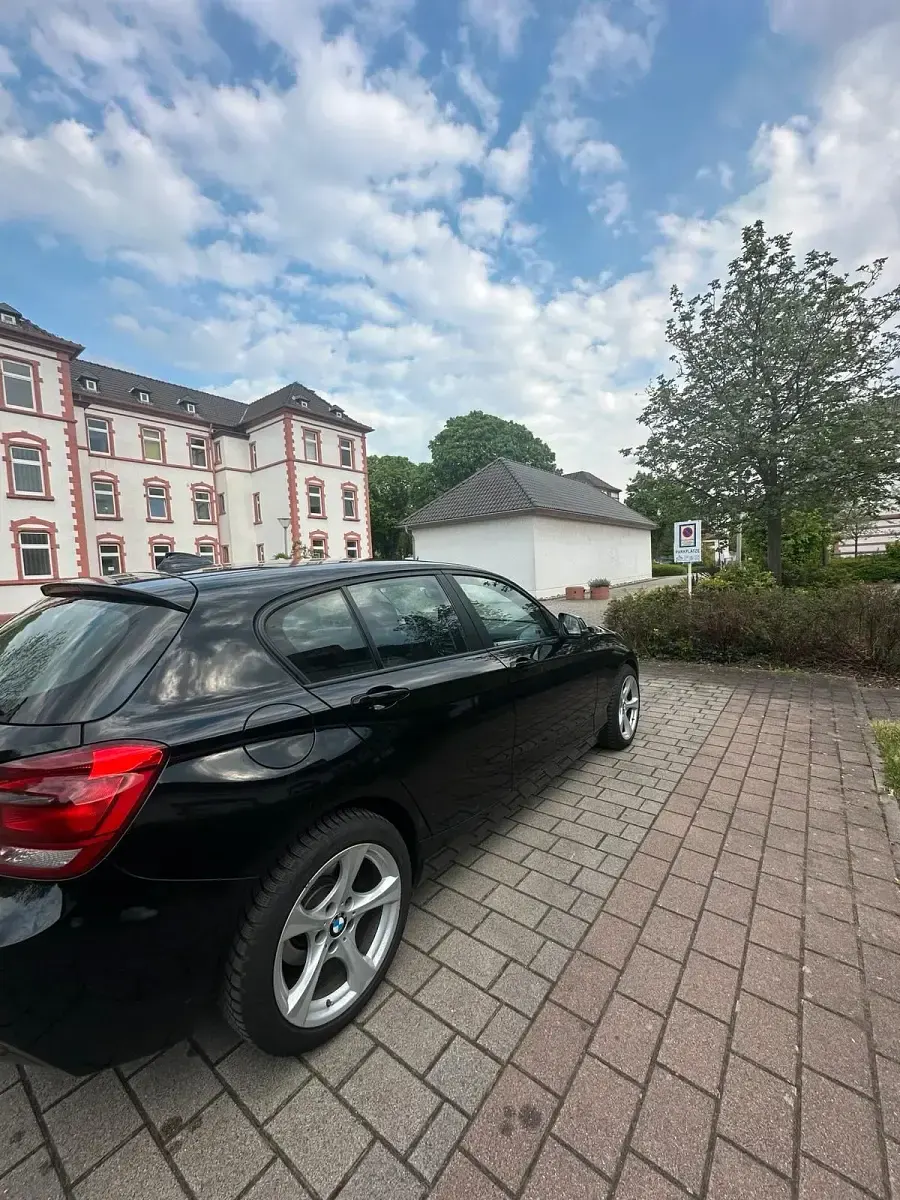 Gebraucht BMW 116 136 PS (100 kW) 2012 Schwarz Kleinwagen