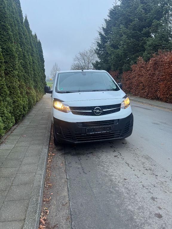 Gebraucht Opel Vivaro 102 PS (75 kW) 2020 Weiß Van / Kleinbus