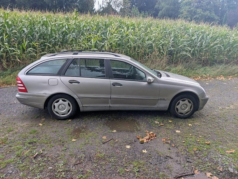 Silber Gebraucht 2003 Mercedes C180 Classic Kombi | 1.300 € (Guter Preis) - Bild 1/4