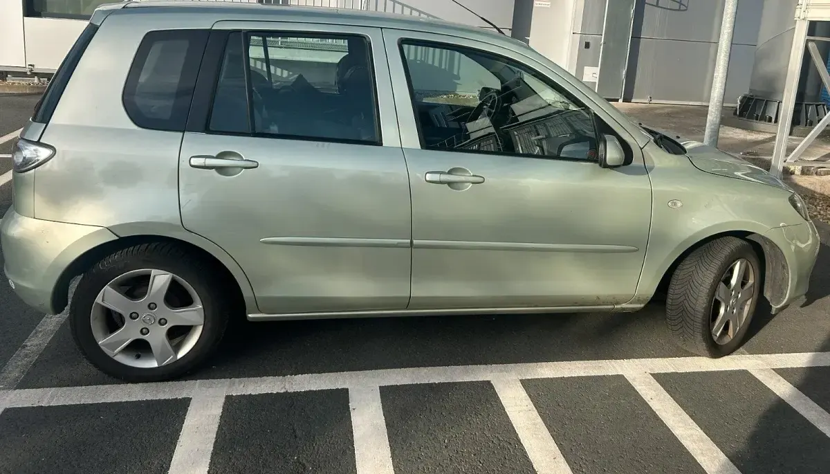 Gebraucht Mazda 2 80 PS (58 kW) 2007 Grün Kleinwagen