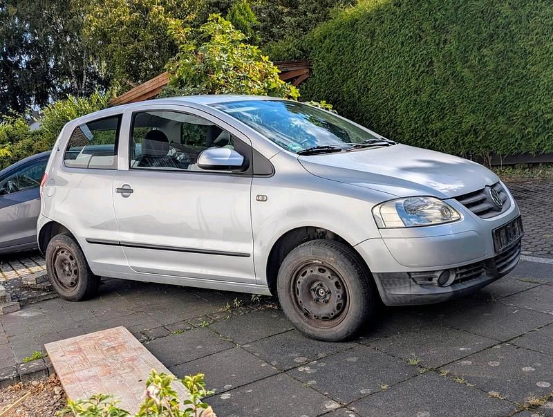 Silber Gebraucht 2007 VW Fox Kleinwagen | 900 € (Superpreis) - Bild 1/4
