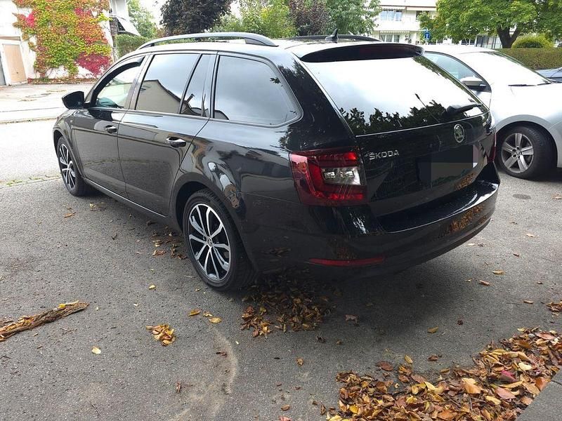 Schwarz Gebraucht 2019 Skoda Octavia Soleil Kombi | 14.800 € (Guter Preis) - Bild 1/4