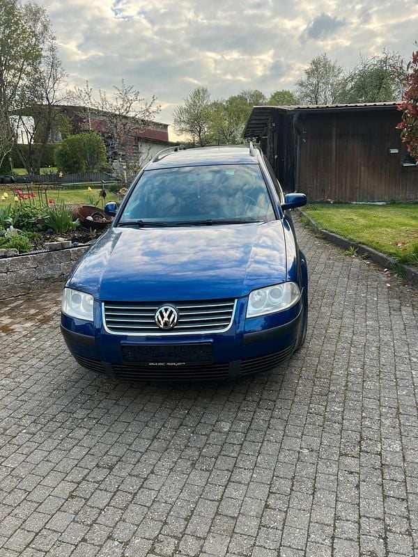Usata VW Passat 131 CV (96 kW) 2003 Blu Station wagon