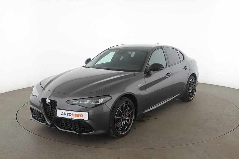 Grau Gebraucht 2024 Alfa Romeo Giulia Ti Limousine | 38.510 € (Fairer Preis) - Bild 1/3