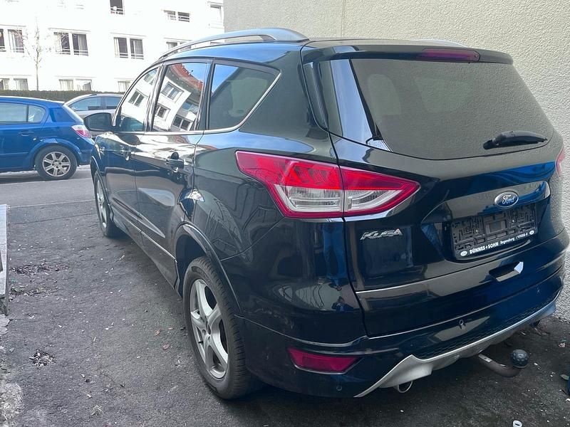 Gebraucht Ford Kuga SYNC Edition 179 PS (131 kW) 2015 Schwarz SUV