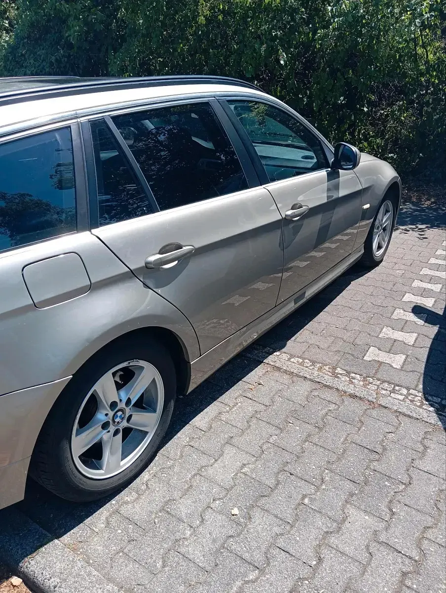 Gebraucht BMW 320 184 PS (135 kW) 2012 Braun Kombi