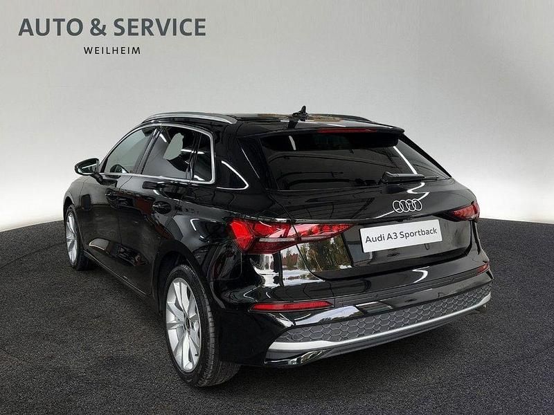 Gebraucht Audi A3 Ambiente 150 PS (110 kW) 2025 Schwarz Limousine