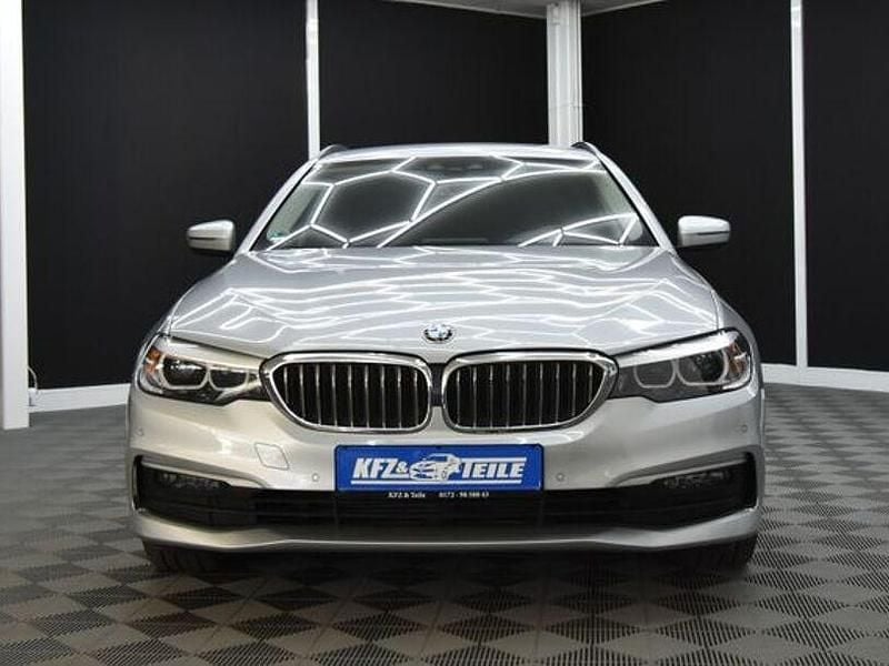 Gebraucht BMW 530 265 PS (194 kW) 2020 Silber Kombi