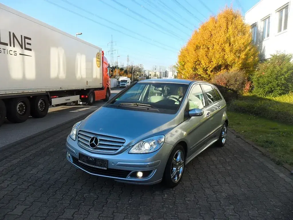 Gebraucht Mercedes E200 193 PS (141 kW) 2005 Blau Limousine